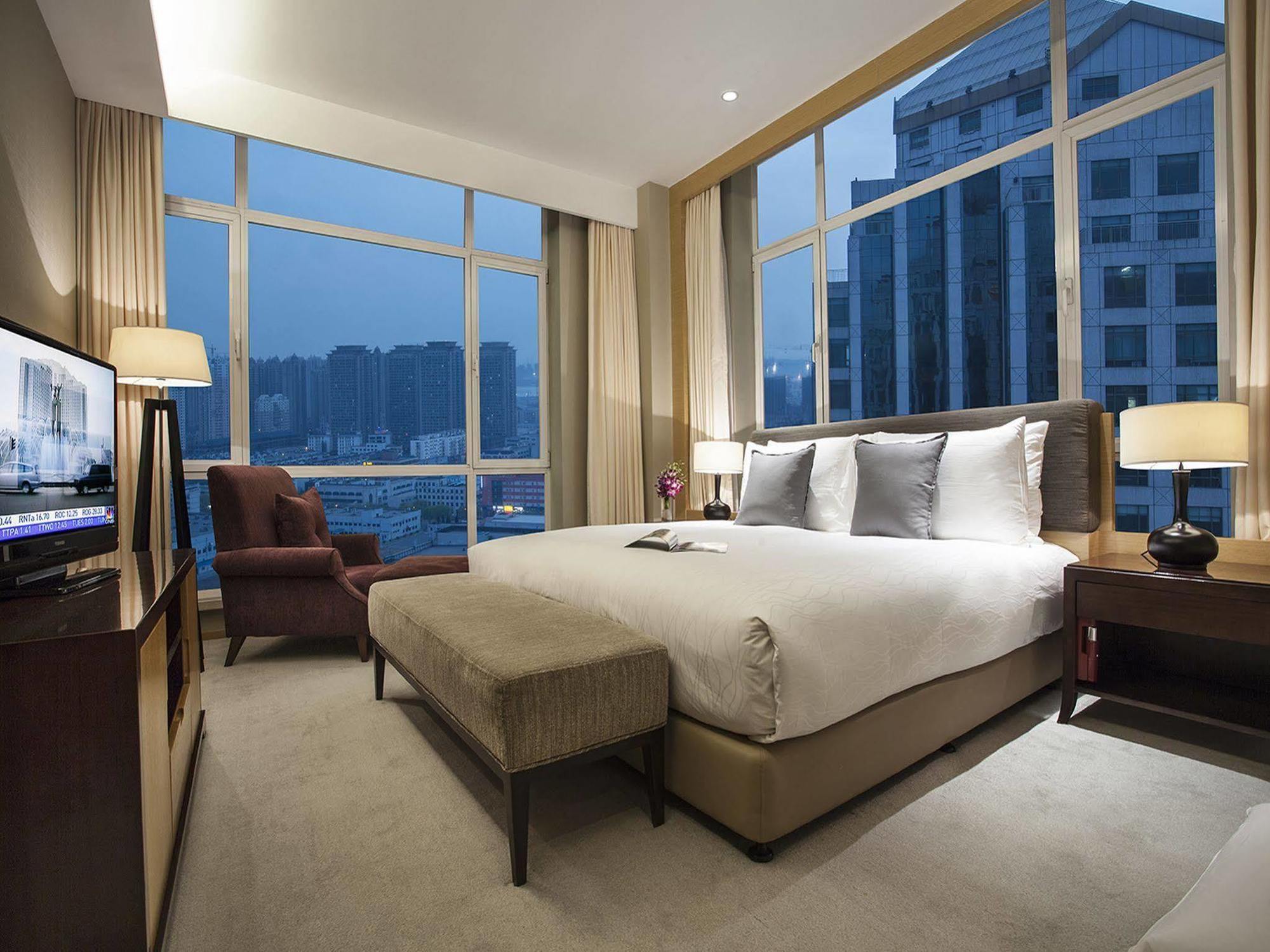 Somerset Grand Central Dalian Bagian luar foto