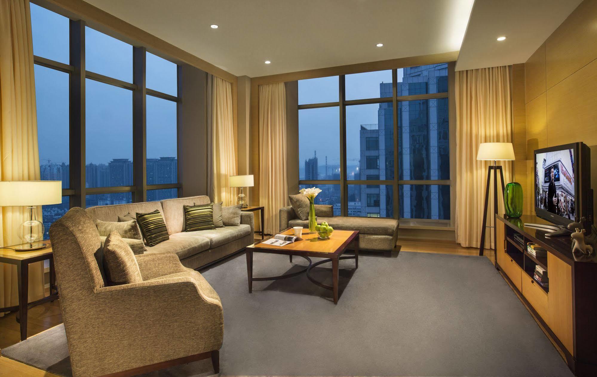Somerset Grand Central Dalian Bagian luar foto